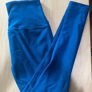 Beyond Yoga Caught in the Midi High Waist Leggings Small, blue